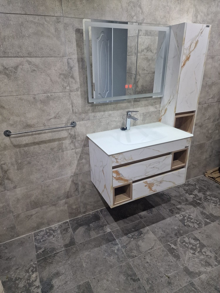 Un professionnel dispose des outils et de l’expérience nécessaires pour assurer une installation fiable.